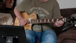 Der wahre Grund, warum du mit dem Gitarrespielen nicht besser wirst (ich auch nicht)